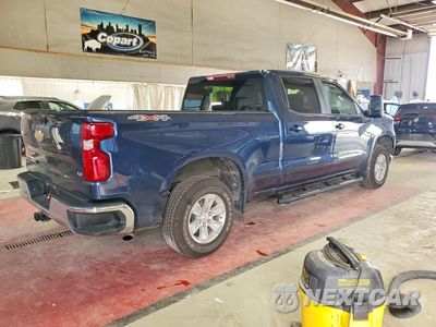 Trzecie zdjęcie samochodu z tyłu: 2022 CHEVROLET SILVERADO K1500 LT VIN:3GCPDDEK2NG533295 - miniatura