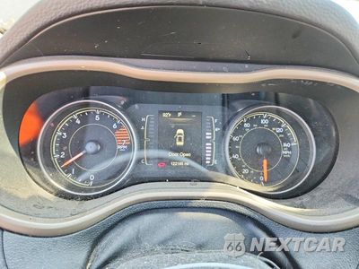 Zdjęcie 9 z 13 samochodu: 2016 JEEP CHEROKEE LATITUDE VIN:1C4PJLCB9GW363804 - miniatura