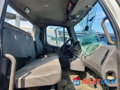 Zdjęcie 11 z 13 samochodu: 2020 FREIGHTLINER BUSINESS CLASS M2 BUCKET TRUCK VIN:1FVACXFCXLHKW5928 - miniatura