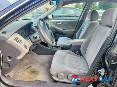 Zdjęcie 7 z 12 samochodu: 2000 HONDA ACCORD LX VIN:1HGCG5640YA033801 - miniatura