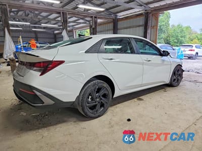 Trzecie zdjęcie samochodu z tyłu: 2026 HYUNDAI ELANTRA SEL SPORT VIN:KMHLM4DG8TU234864 - miniatura