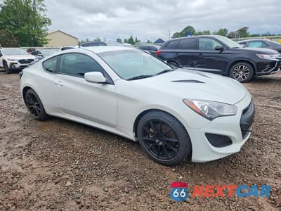 Czwarte zdjęcie samochodu z boku: 2013 HYUNDAI GENESIS COUPE 2.0T VIN:KMHHT6KD6DU109201 - miniatura