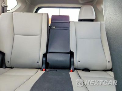 Zdjęcie 10 z 14 samochodu: 2018 TOYOTA RAV4 HV LIMITED VIN:JTMDJREV5JD173983 - miniatura