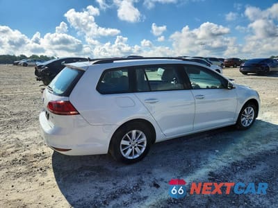 Trzecie zdjęcie samochodu z tyłu: 2016 VOLKSWAGEN GOLF SPORTWAGEN S VIN:3VWC17AU6GM516050 - miniatura
