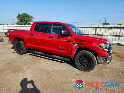 Czwarte zdjęcie samochodu z boku: 2020 TOYOTA TUNDRA CREWMAX SR5 VIN:5TFEY5F14LX262093 - miniatura