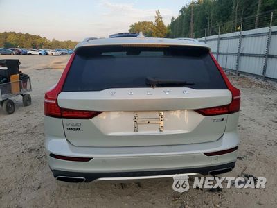 Zdjęcie 6 z 13 samochodu: 2021 VOLVO V60 CROSS COUNTRY T5 MOMENTUM VIN:YV4102WK9M1069341 - miniatura