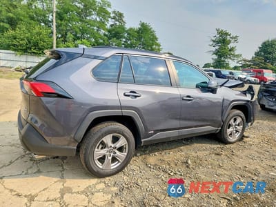 Trzecie zdjęcie samochodu z tyłu: 2025 TOYOTA RAV4 VIN:2T3RWRFV6SW262553 - miniatura