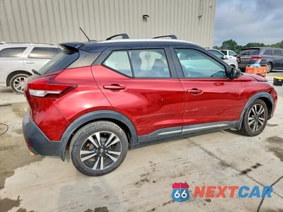 Trzecie zdjęcie samochodu z tyłu: 2018 NISSAN KICKS SR VIN:3N1CP5CUXJL510268 - miniatura