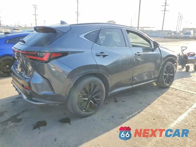 Trzecie zdjęcie samochodu z tyłu: 2025 LEXUS NX 350 F SPORT HANDLING VIN:2T2KGCEZ7SC087302 - miniatura