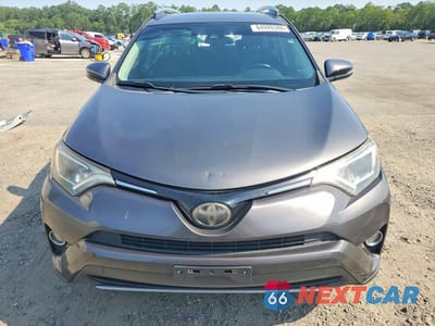 Piąte zdjęcie samochodu w środku: 2018 TOYOTA RAV4 XLE VIN:2T3WFREV1JW443854 - miniatura