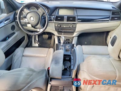 Zdjęcie 8 z 13 samochodu: 2010 BMW X5 M VIN:5YMGY0C58ALK25448 - miniatura
