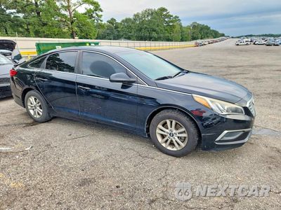 Czwarte zdjęcie samochodu z boku: 2017 HYUNDAI SONATA SE VIN:5NPE24AF6HH505369 - miniatura