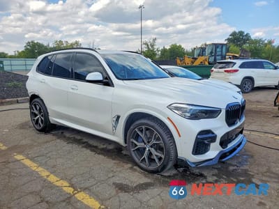 Czwarte zdjęcie samochodu z boku: 2022 BMW X5 M50I VIN:5UXJU4C05N9J99947 - miniatura