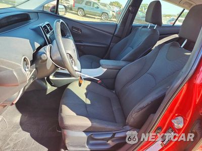 Zdjęcie 7 z 12 samochodu: 2016 TOYOTA PRIUS THREE VIN:JTDKARFU9G3500266 - miniatura