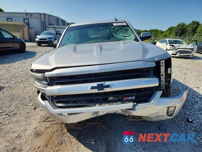 Piąte zdjęcie samochodu w środku: 2018 CHEVROLET SILVERADO K1500 LT VIN:3GCUKREC8JG577861 - miniatura