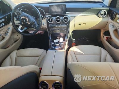 Zdjęcie 8 z 12 samochodu: 2017 MERCEDES-BENZ C 300 4MATIC VIN:55SWF4KB8HU224773 - miniatura