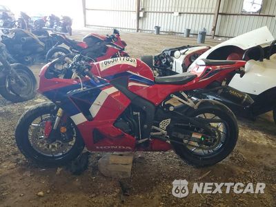 Trzecie zdjęcie samochodu z tyłu: 2024 HONDA CBR600 RR VIN:JH2PC40J5RK100562 - miniatura