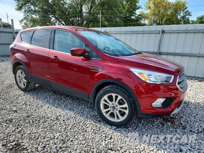 Czwarte zdjęcie samochodu z boku: 2017 FORD ESCAPE SE VIN:1FMCU0GD1HUE90362 - miniatura