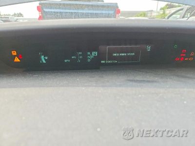 Zdjęcie 9 z 13 samochodu: 2011 TOYOTA PRIUS TWO VIN:JTDKN3DU9B1384303 - miniatura