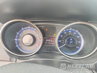 Zdjęcie 9 z 12 samochodu: 2011 HYUNDAI SONATA SE VIN:5NPEC4AC4BH224987 - miniatura