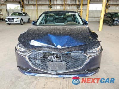 Piąte zdjęcie samochodu w środku: 2021 MAZDA 3 PREFERRED VIN:JM1BPBCL0M1345809 - miniatura