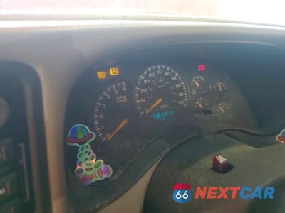 Zdjęcie 9 z 12 samochodu: 2000 GMC NEW SIERRA K1500 VIN:1GTEK19T1YZ263009 - miniatura