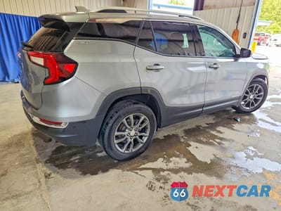 Trzecie zdjęcie samochodu z tyłu: 2024 GMC TERRAIN SLT VIN:3GKALPEGXRL145254 - miniatura