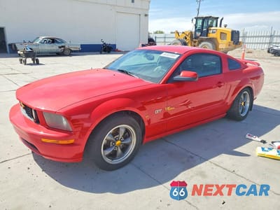 2005 FORD MUSTANG GT 1ZVHT82H855228797 - główne zdjęcie licytacji z USA - miniatura