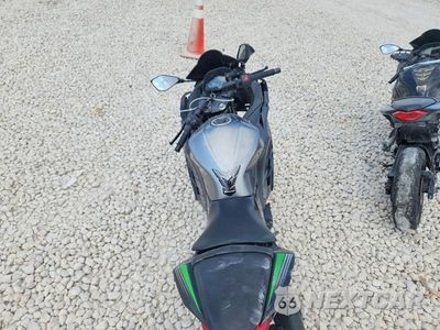 Zdjęcie 6 z 9 samochodu: 2015 KAWASAKI EX300 A VIN:JKAEX8A16FDA24387 - miniatura