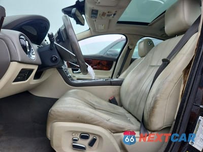 Zdjęcie 7 z 13 samochodu: 2013 JAGUAR XJ VIN:SAJWJ1CD9D8V47286 - miniatura