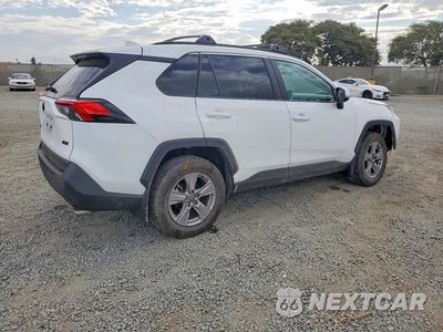 Trzecie zdjęcie samochodu z tyłu: 2024 TOYOTA RAV4 XLE VIN:2T3W1RFV1RW355699 - miniatura