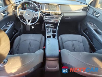 Zdjęcie 8 z 12 samochodu: 2017 KIA OPTIMA HYBRID VIN:KNAGT4LC7H5007008 - miniatura