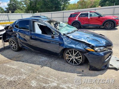 Czwarte zdjęcie samochodu z boku: 2021 TOYOTA CAMRY SE VIN:4T1G11AK0MU549791 - miniatura