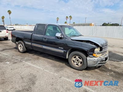 Czwarte zdjęcie samochodu z boku: 2001 CHEVROLET SILVERADO C1500 VIN:2GCEC19T611407679 - miniatura