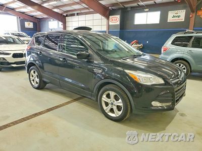Czwarte zdjęcie samochodu z boku: 2015 FORD ESCAPE SE VIN:1FMCU9G90FUB32442 - miniatura