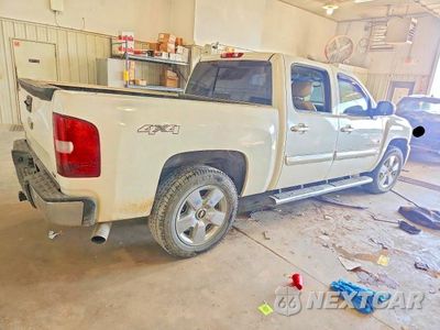 Trzecie zdjęcie samochodu z tyłu: 2011 CHEVROLET SILVERADO K1500 LTZ VIN:3GCPKTE37BG398139 - miniatura
