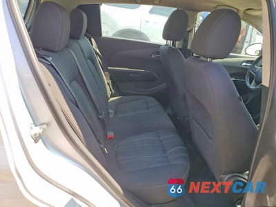 Zdjęcie 10 z 12 samochodu: 2015 CHEVROLET SONIC LT VIN:1G1JC6SG1F4118772 - miniatura