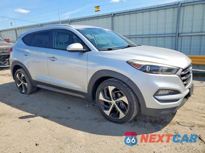 Czwarte zdjęcie samochodu z boku: 2016 HYUNDAI TUCSON SPORT VIN:KM8J33A24GU060519 - miniatura