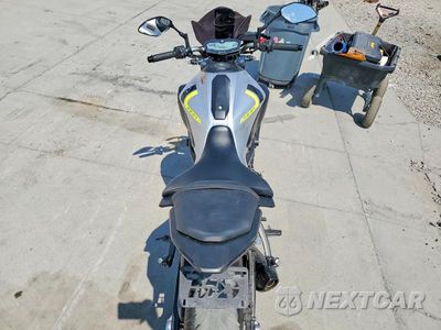 Zdjęcie 6 z 9 samochodu: 2017 YAMAHA FZ07 VIN:JYARM06E3HA011610 - miniatura