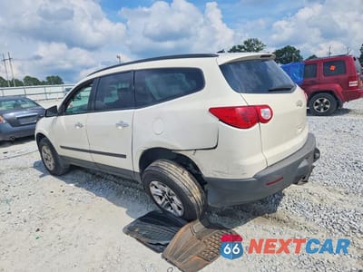 Drugie zdjęcie samochodu z przodu: 2012 CHEVROLET TRAVERSE LS VIN:1GNKREED9CJ385510 - miniatura