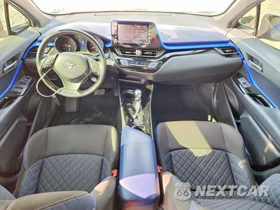 Zdjęcie 8 z 12 samochodu: 2020 TOYOTA C-HR XLE VIN:JTNKHMBXXL1069629 - miniatura