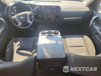 Zdjęcie 8 z 12 samochodu: 2010 CHEVROLET SILVERADO K1500 LT VIN:3GCRKSE39AG186408 - miniatura