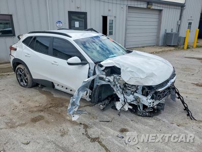 Czwarte zdjęcie samochodu z boku: 2024 CHEVROLET TRAX 1LT VIN:KL77LHE20RC053787 - miniatura