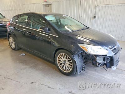 Czwarte zdjęcie samochodu z boku: 2012 FORD FOCUS SEL VIN:1FAHP3M22CL288365 - miniatura