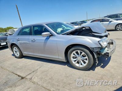 Czwarte zdjęcie samochodu z boku: 2016 CHRYSLER 300 LIMITED VIN:2C3CCAAG0GH243176 - miniatura