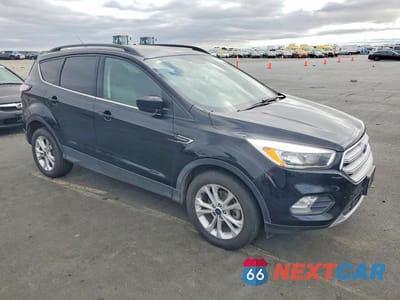Czwarte zdjęcie samochodu z boku: 2018 FORD ESCAPE SE VIN:1FMCU0GD1JUB29073 - miniatura