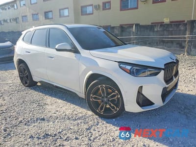 Czwarte zdjęcie samochodu z boku: 2024 BMW X1 XDRIVE28I VIN:WBX73EF07R5Y41097 - miniatura