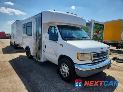 Czwarte zdjęcie samochodu z boku: 1998 FORD ECONOLINE E350 CUTAWAY VAN VIN:1FDSE30F0WHB67268 - miniatura