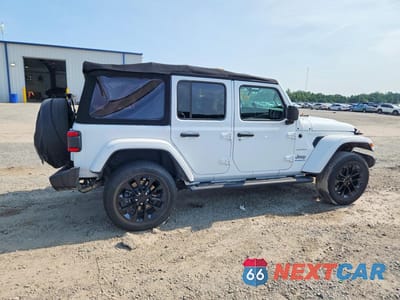 Trzecie zdjęcie samochodu z tyłu: 2023 JEEP WRANGLER SAHARA 4XE VIN:1C4JJXP68PW562448 - miniatura
