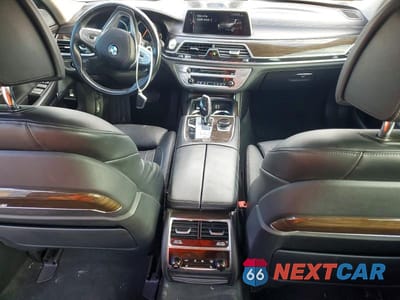 Zdjęcie 8 z 12 samochodu: 2016 BMW 750 XI VIN:WBA7F2C56GG416813 - miniatura